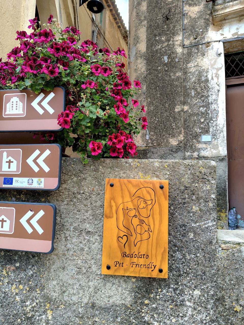 Targa di riconiscimento di Badolato borgo Pet-Friendly